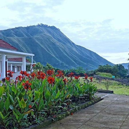 Rinjani Hill Hotel Сембалун Лауанг Екстериор снимка
