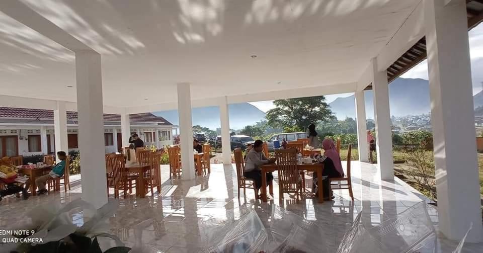 Rinjani Hill Hotel Сембалун Лауанг Екстериор снимка