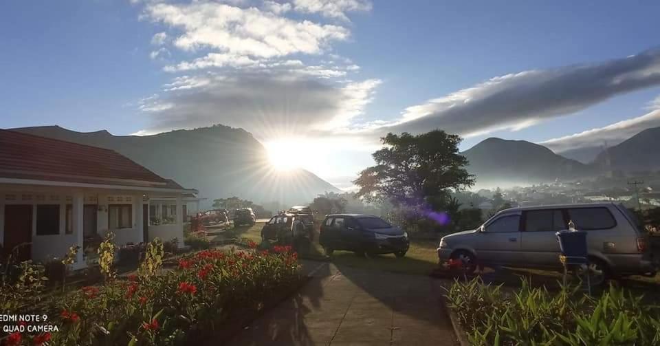 Rinjani Hill Hotel Сембалун Лауанг Екстериор снимка