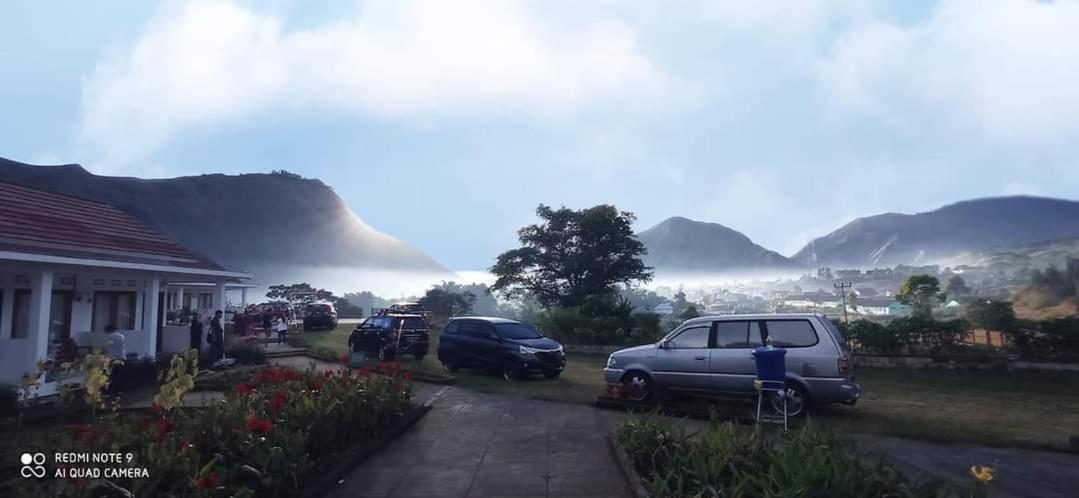 Rinjani Hill Hotel Сембалун Лауанг Екстериор снимка