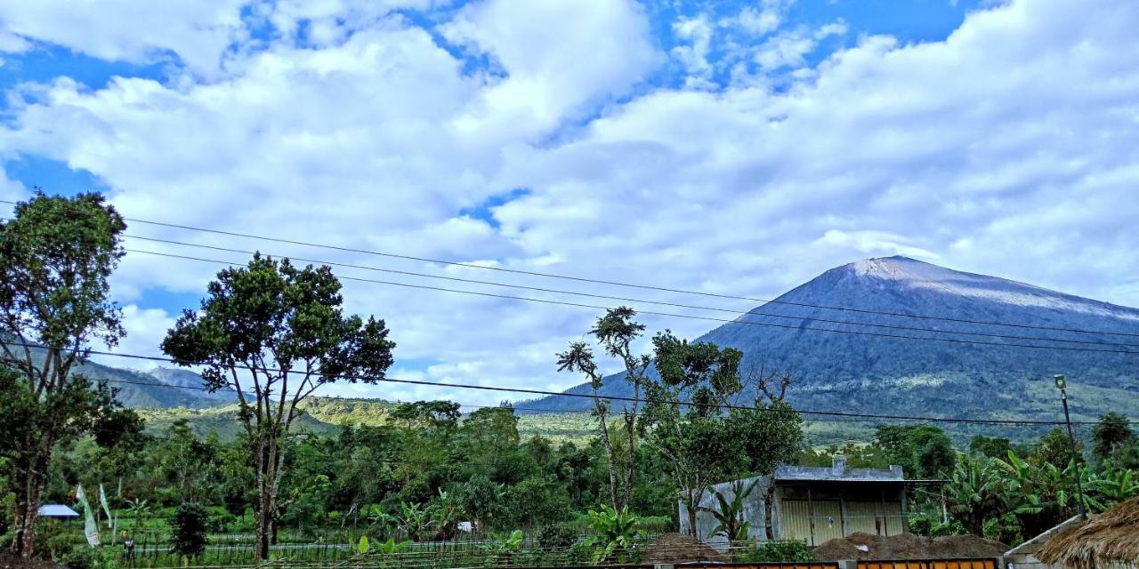 Rinjani Hill Hotel Сембалун Лауанг Екстериор снимка